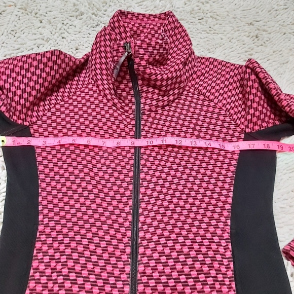 Lululemon pink and black Radiant jacket- size 6 - Picture 2 of 9